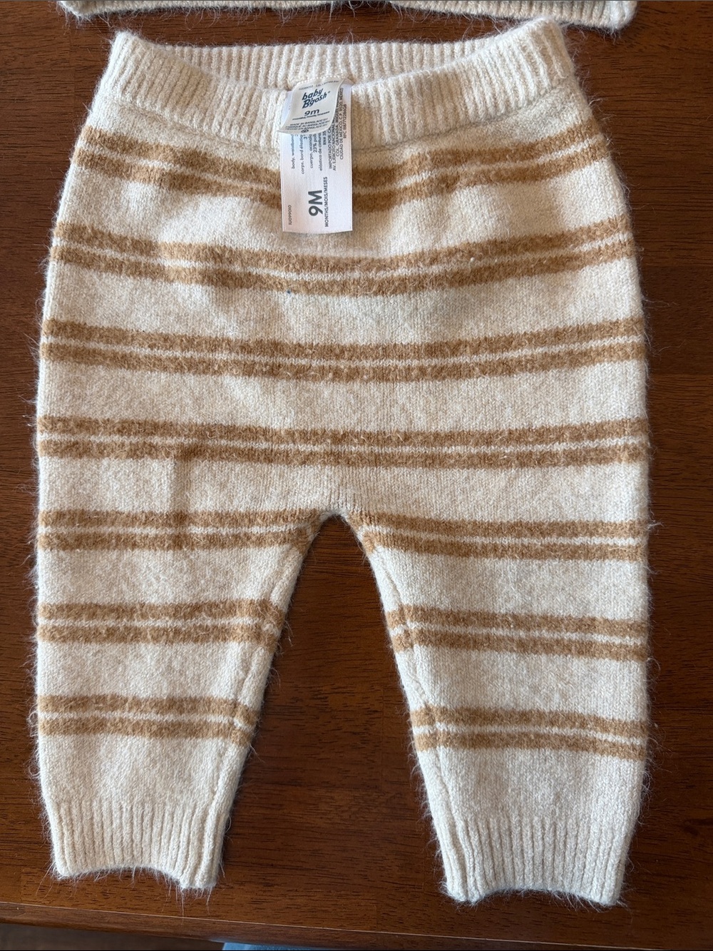 Bundle: 6-9 month Clothing from a Variety of Brands - Picture 3 of 6